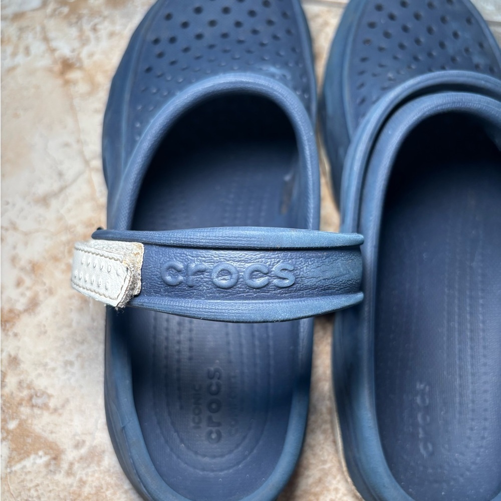 CROCS Swiftwater Navy and White Clogs - Picture 5 of 6